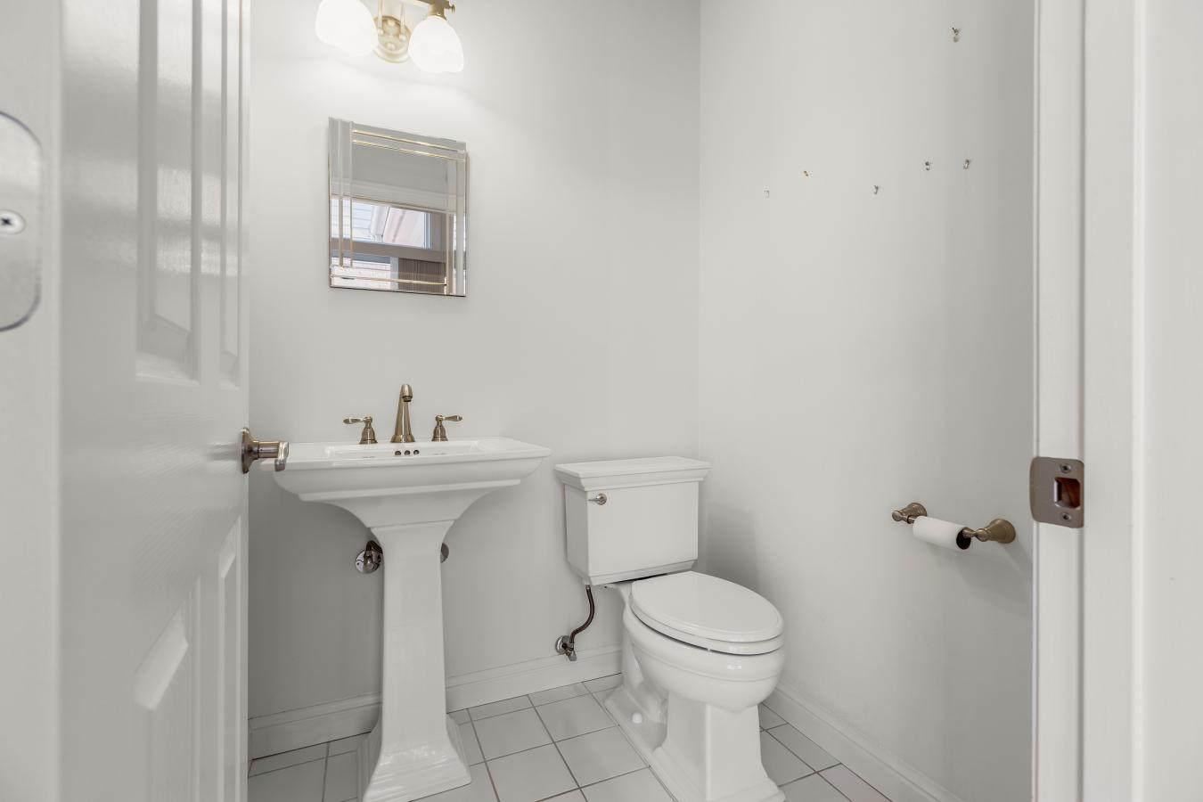 Creve Coeur, Missouri, 63141, United States, 3 Bedrooms Bedrooms, ,3 BathroomsBathrooms,Residential,For Sale,1971103