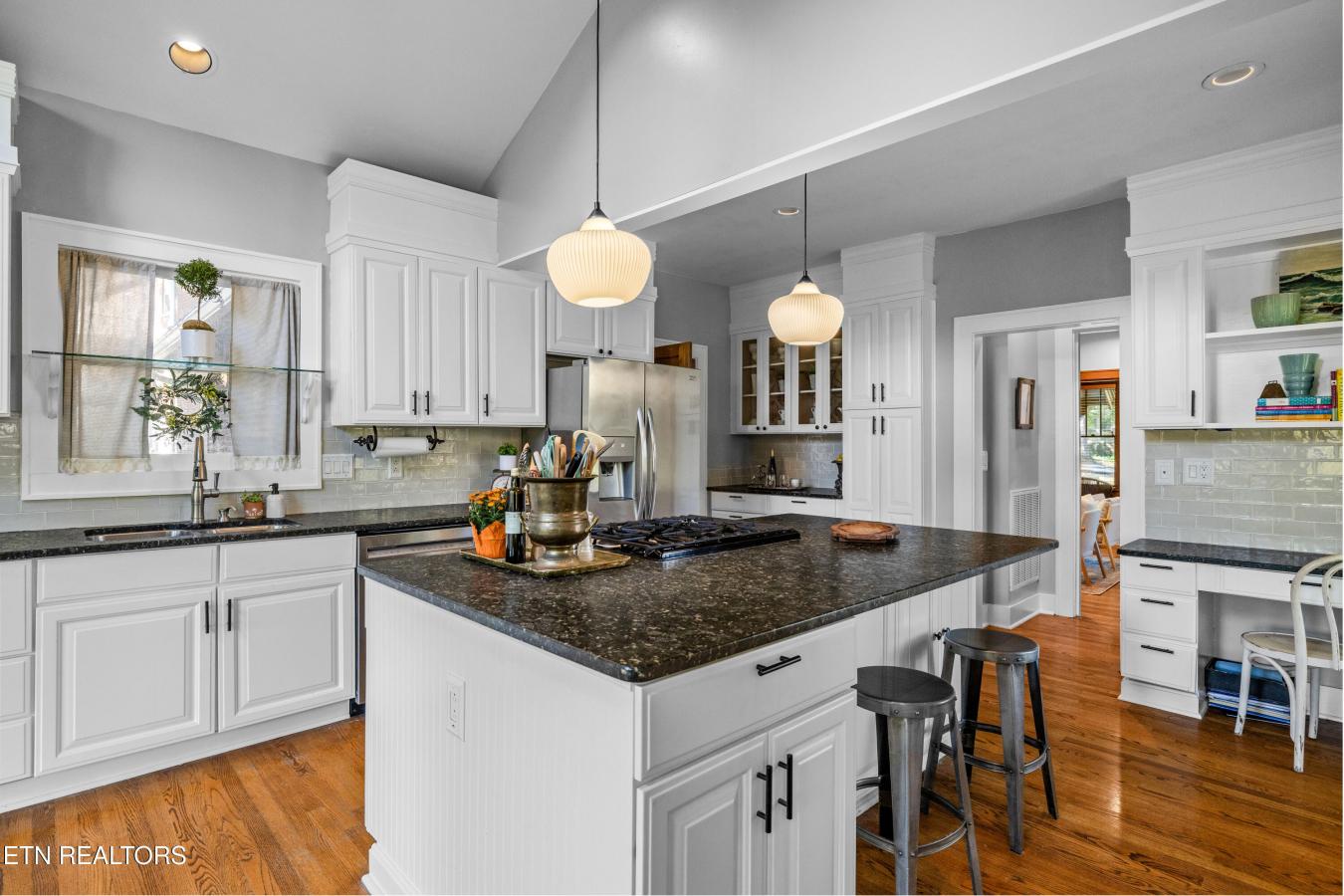 Knoxville, Knox County, 37919, United States, 4 Bedrooms Bedrooms, ,3 BathroomsBathrooms,Residential,For Sale,1971100