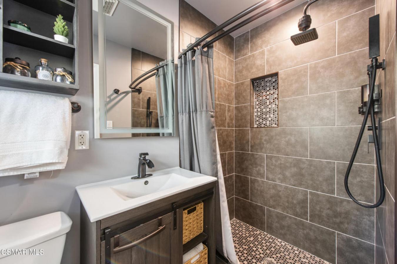 Sun Valley, Los Angeles, 91352, United States, 3 Bedrooms Bedrooms, ,2 BathroomsBathrooms,Residential,For Sale,1971098