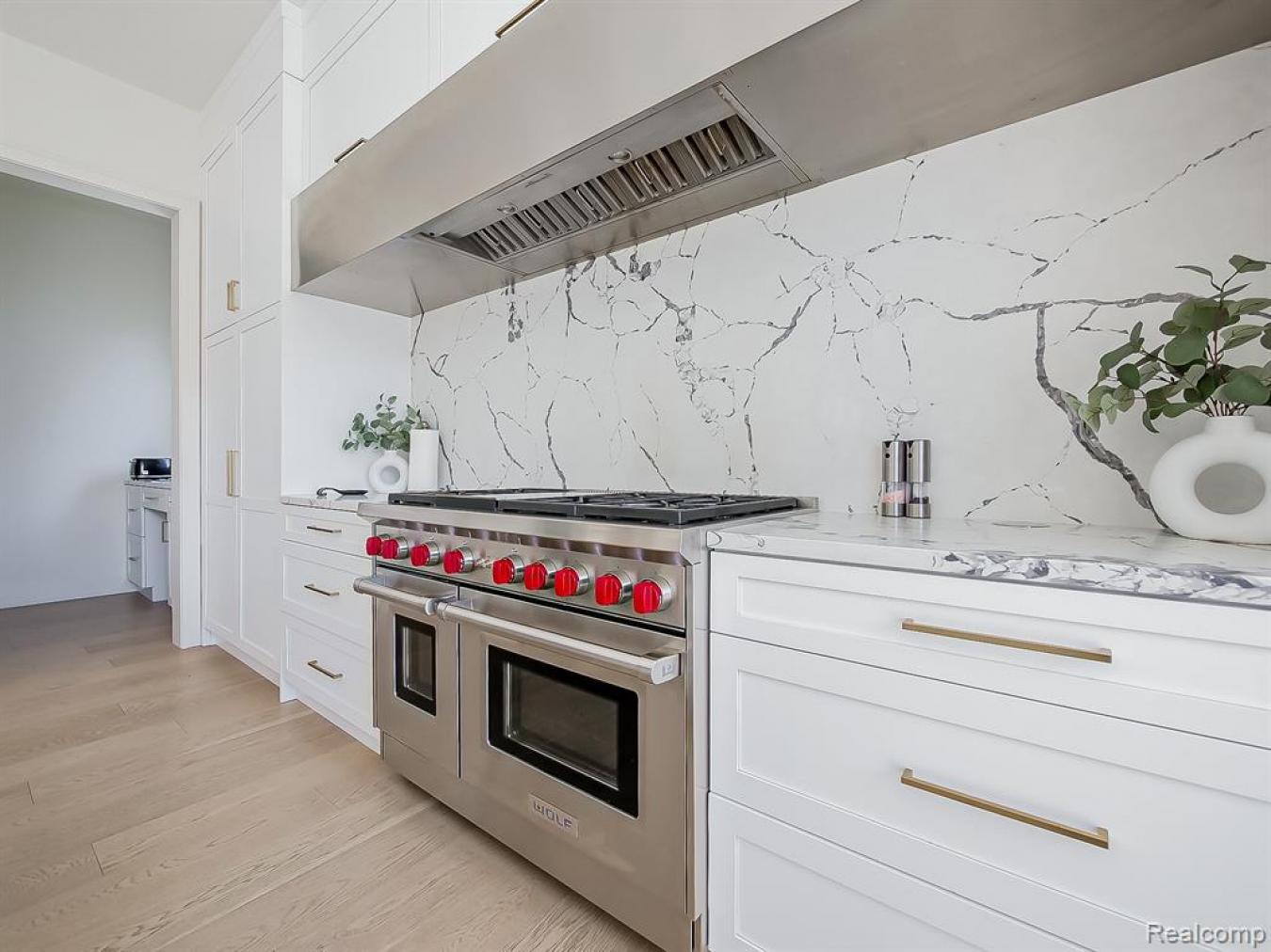 Bloomfield Hills, Oakland, 48301, United States, 4 Bedrooms Bedrooms, ,5 BathroomsBathrooms,Residential,For Sale,1989999