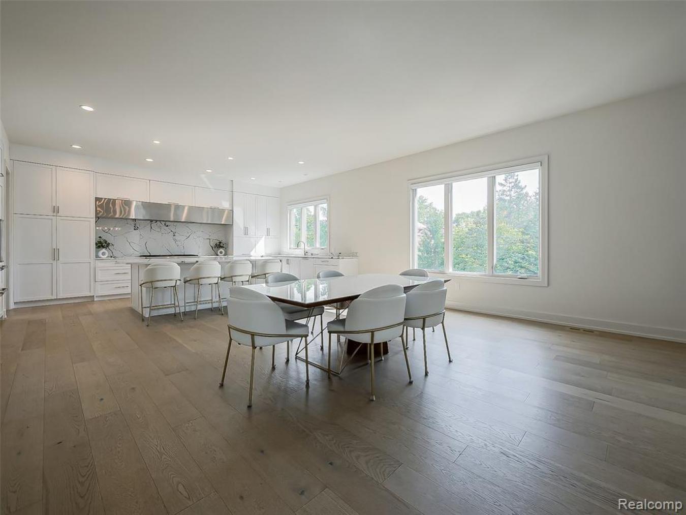 Bloomfield Hills, Oakland, 48301, United States, 4 Bedrooms Bedrooms, ,5 BathroomsBathrooms,Residential,For Sale,1989999