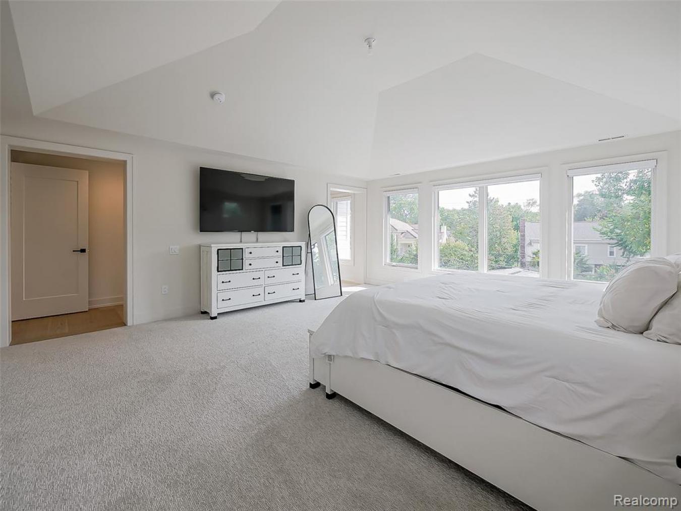 Bloomfield Hills, Oakland, 48301, United States, 4 Bedrooms Bedrooms, ,5 BathroomsBathrooms,Residential,For Sale,1989999