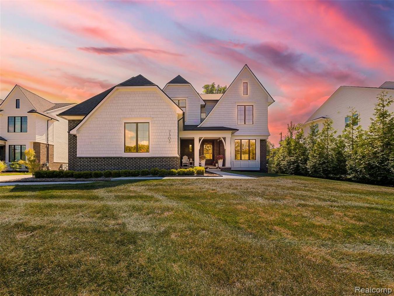 Bloomfield Hills, Oakland, 48301, United States, 4 Bedrooms Bedrooms, ,5 BathroomsBathrooms,Residential,For Sale,1989999