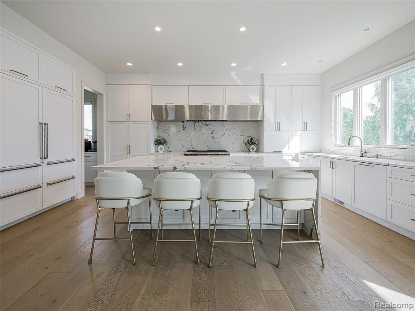 Bloomfield Hills, Oakland, 48301, United States, 4 Bedrooms Bedrooms, ,5 BathroomsBathrooms,Residential,For Sale,1989999