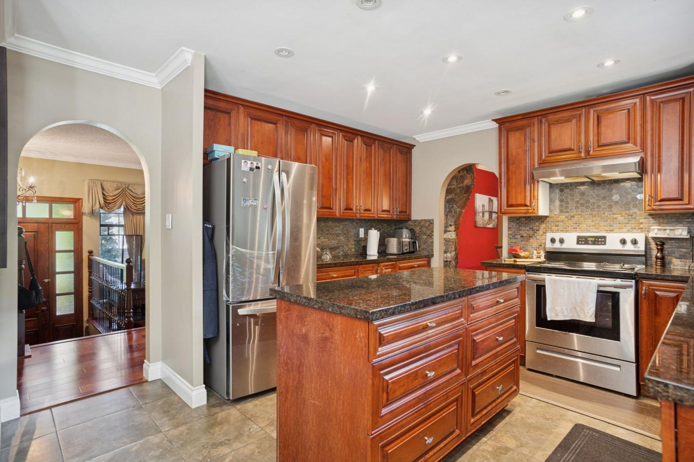 Burnaby, Vancouver, V5E 1V8, Canada, 5 Bedrooms Bedrooms, ,2 BathroomsBathrooms,Residential,For Sale,1972054