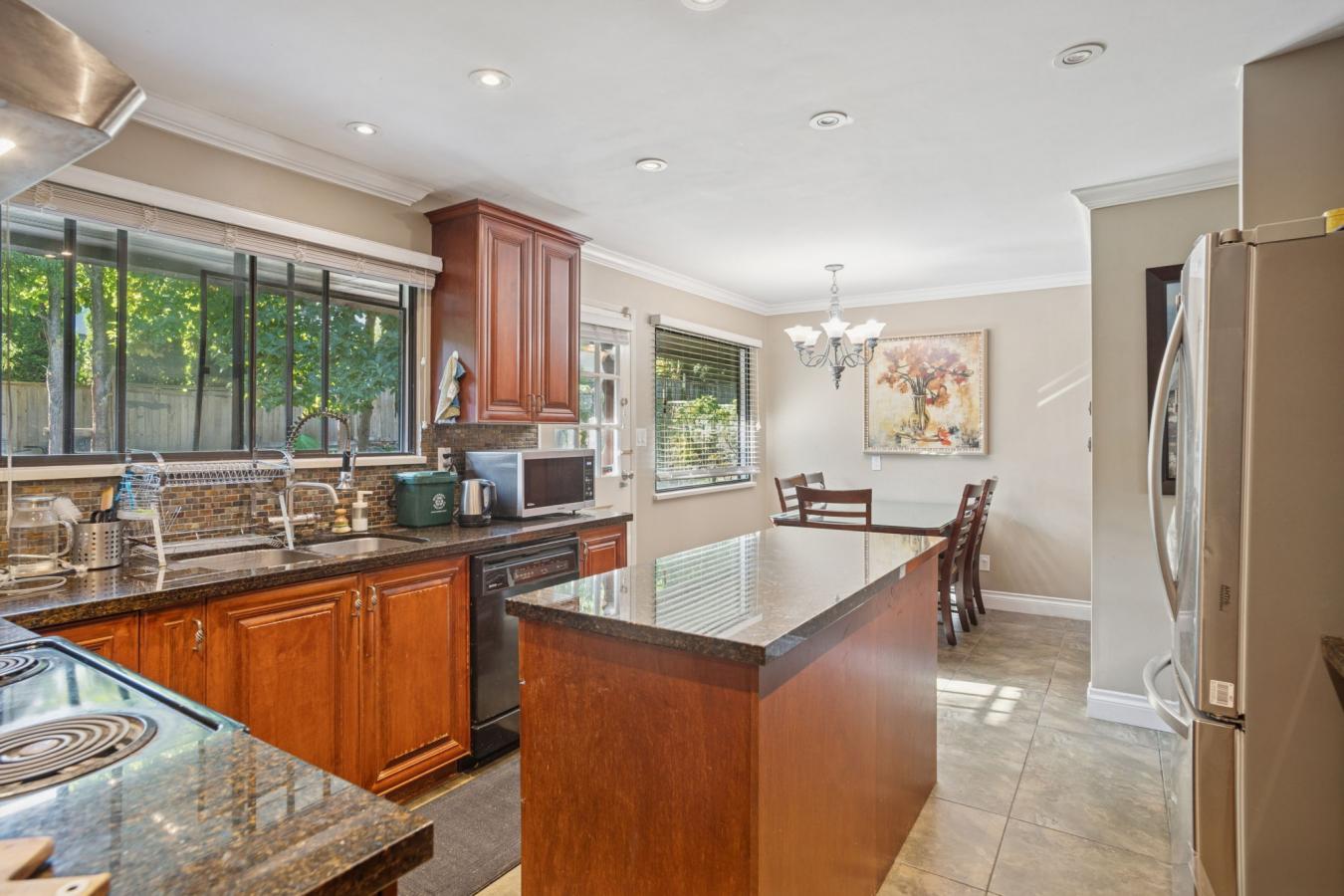 Burnaby, Vancouver, V5E 1V8, Canada, 5 Bedrooms Bedrooms, ,2 BathroomsBathrooms,Residential,For Sale,1972054