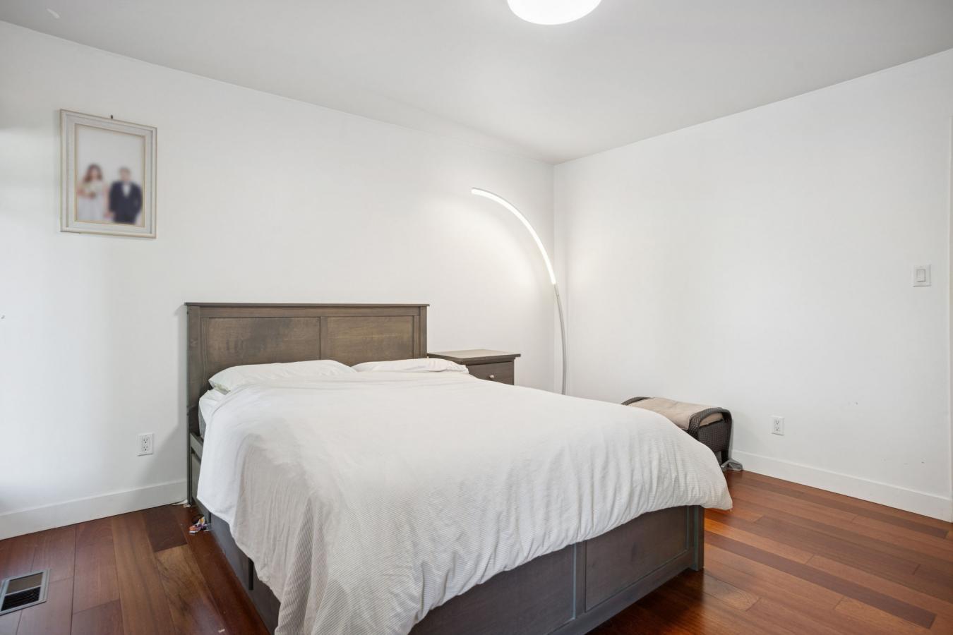 Burnaby, Vancouver, V5E 1V8, Canada, 5 Bedrooms Bedrooms, ,2 BathroomsBathrooms,Residential,For Sale,1972054