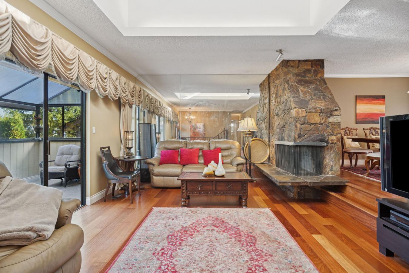 Burnaby, Vancouver, V5E 1V8, Canada, 5 Bedrooms Bedrooms, ,2 BathroomsBathrooms,Residential,For Sale,1972054