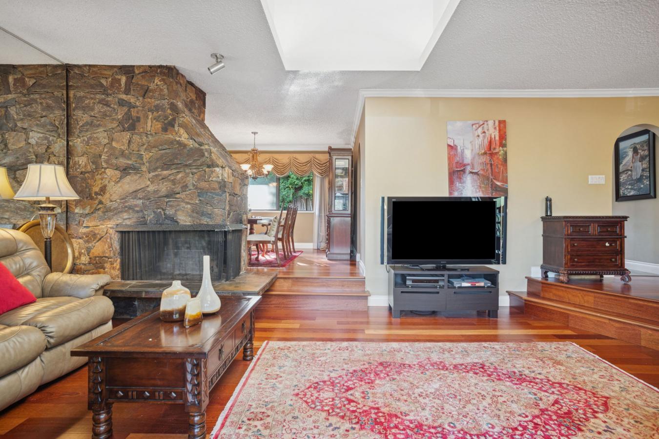 Burnaby, Vancouver, V5E 1V8, Canada, 5 Bedrooms Bedrooms, ,2 BathroomsBathrooms,Residential,For Sale,1972054