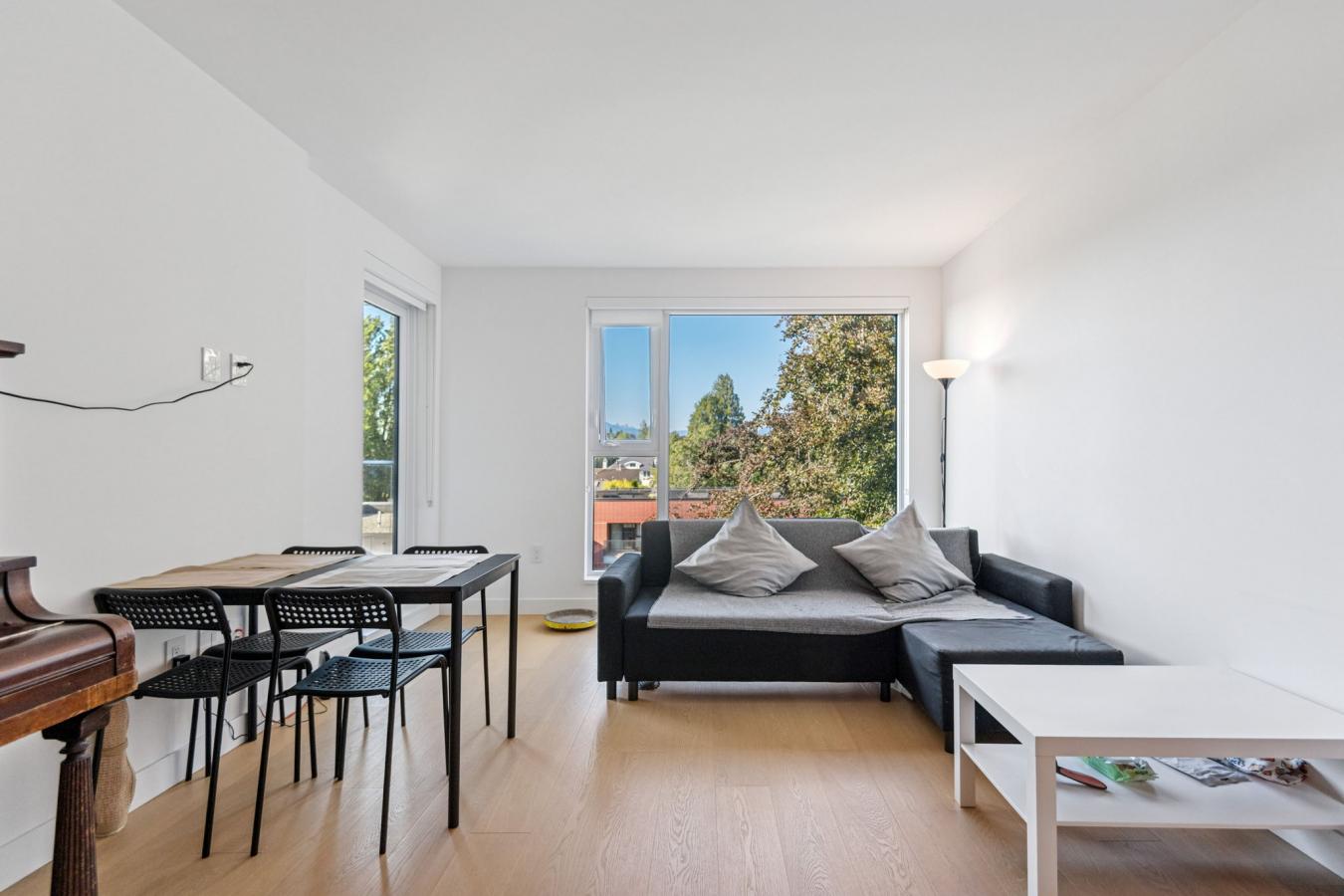 Kerrisdale, Vancouver, V6P 0H8, Canada, 2 Bedrooms Bedrooms, ,2 BathroomsBathrooms,Residential,For Sale,1972052