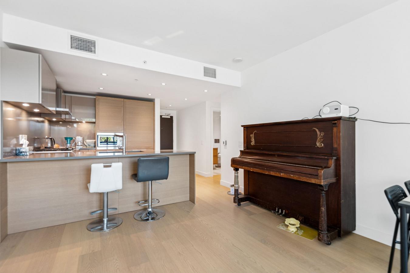 Kerrisdale, Vancouver, V6P 0H8, Canada, 2 Bedrooms Bedrooms, ,2 BathroomsBathrooms,Residential,For Sale,1972052