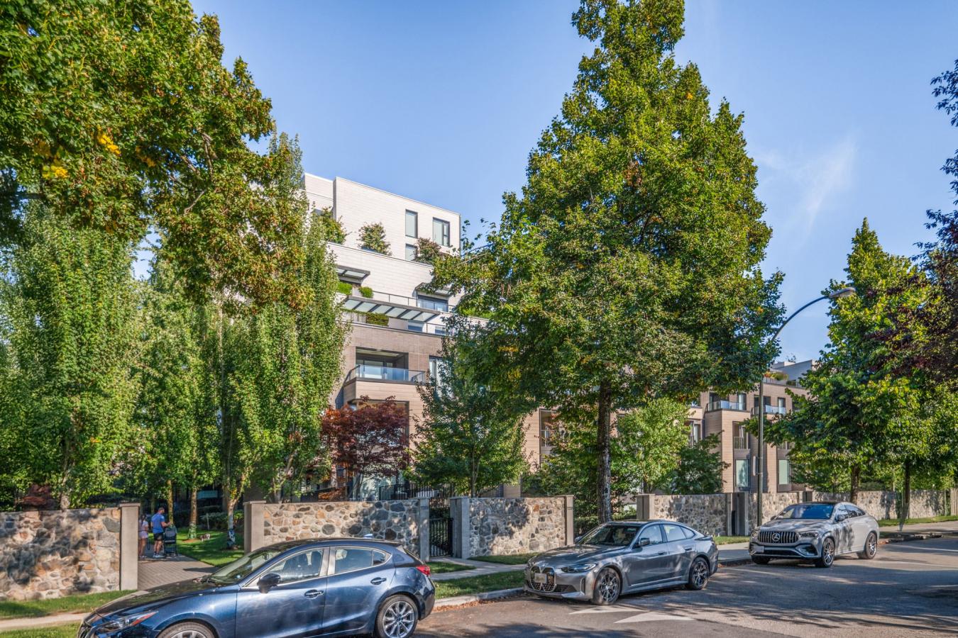 Kerrisdale, Vancouver, V6P 0H8, Canada, 2 Bedrooms Bedrooms, ,2 BathroomsBathrooms,Residential,For Sale,1972052