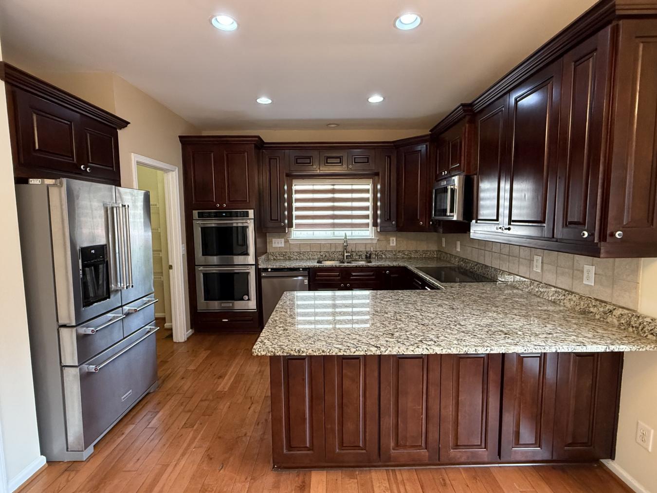 Nashville, Davidson County, TN, 37221, United States, 5 Bedrooms Bedrooms, ,3 BathroomsBathrooms,Residential,For Sale,1972050