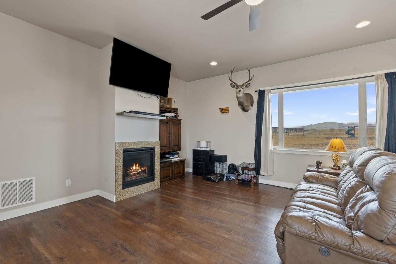 Townsend, Broadwater, 59644, United States, 3 Bedrooms Bedrooms, ,3 BathroomsBathrooms,Residential,For Sale,1972048