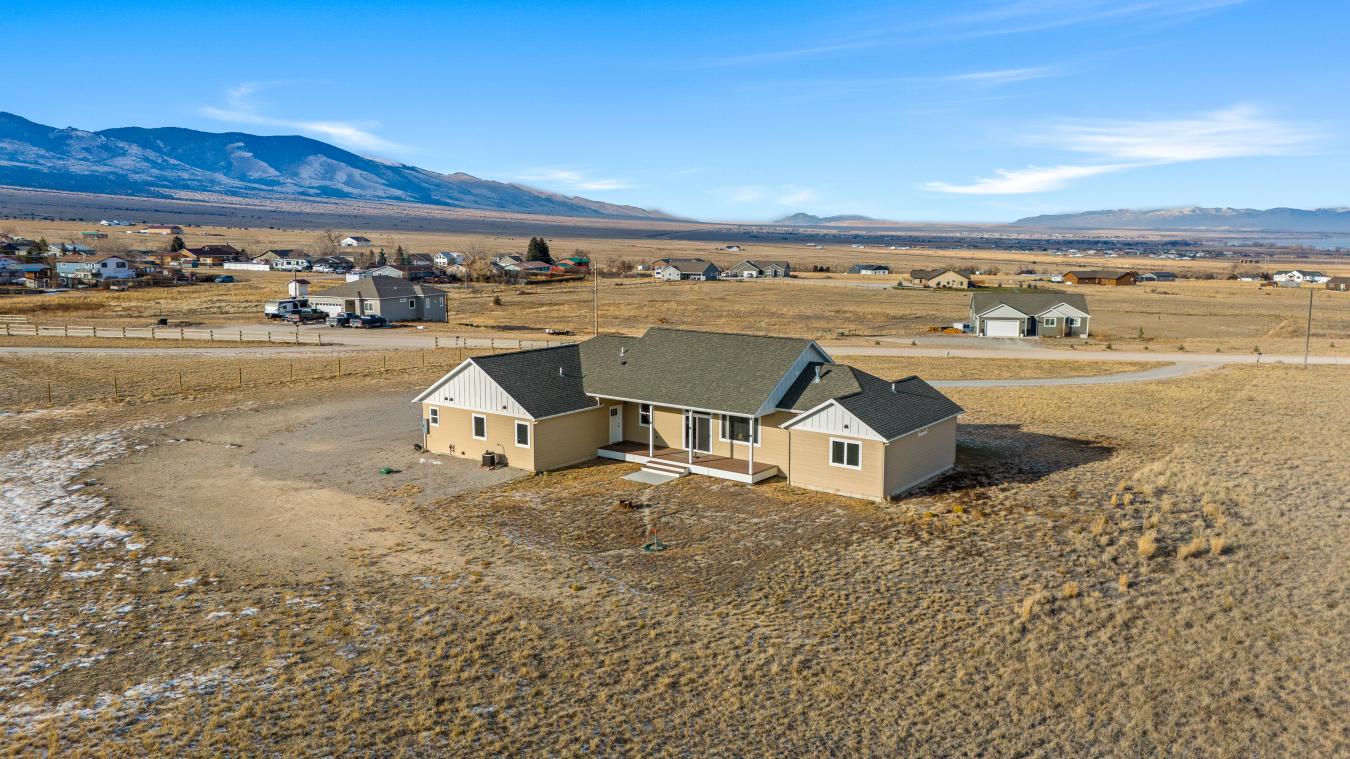 Townsend, Broadwater, 59644, United States, 3 Bedrooms Bedrooms, ,3 BathroomsBathrooms,Residential,For Sale,1972048