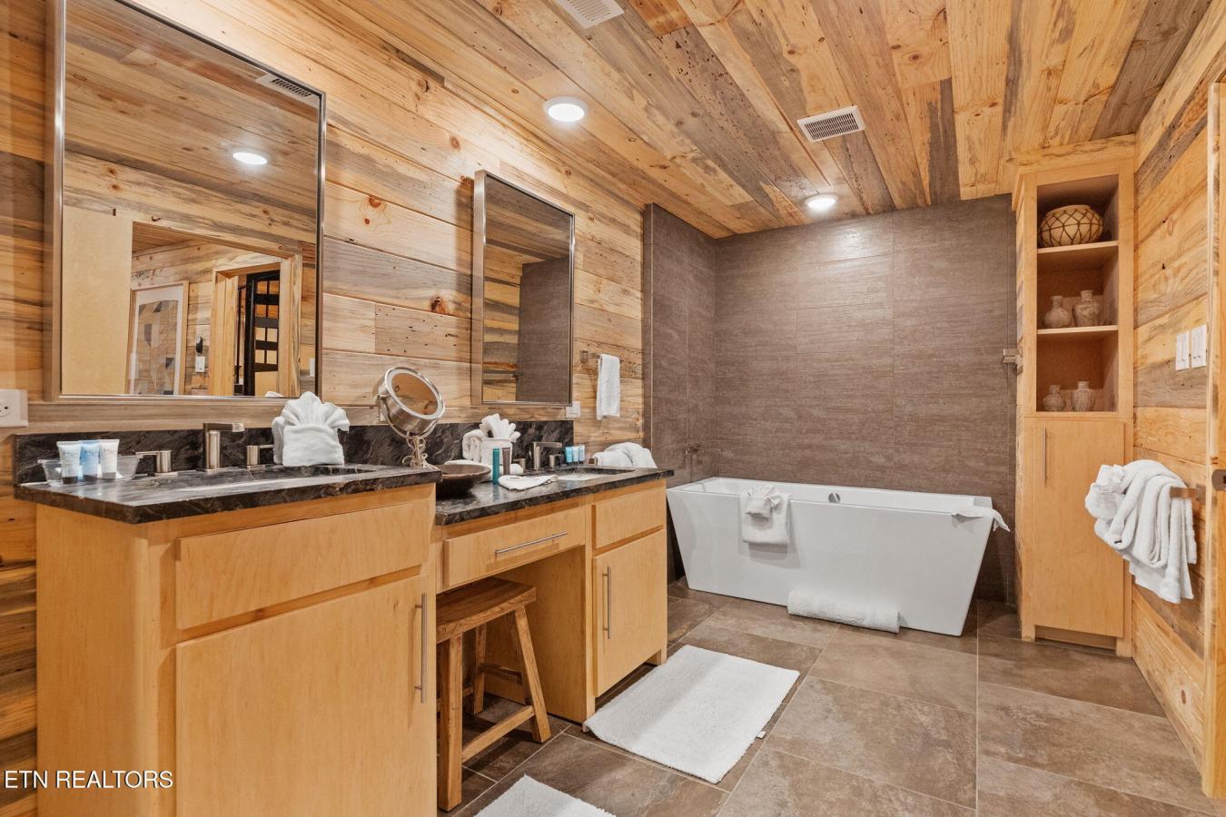 Sevierville, Sevier County - 27, 37876, United States, 3 Bedrooms Bedrooms, ,3 BathroomsBathrooms,Residential,For Sale,1972044