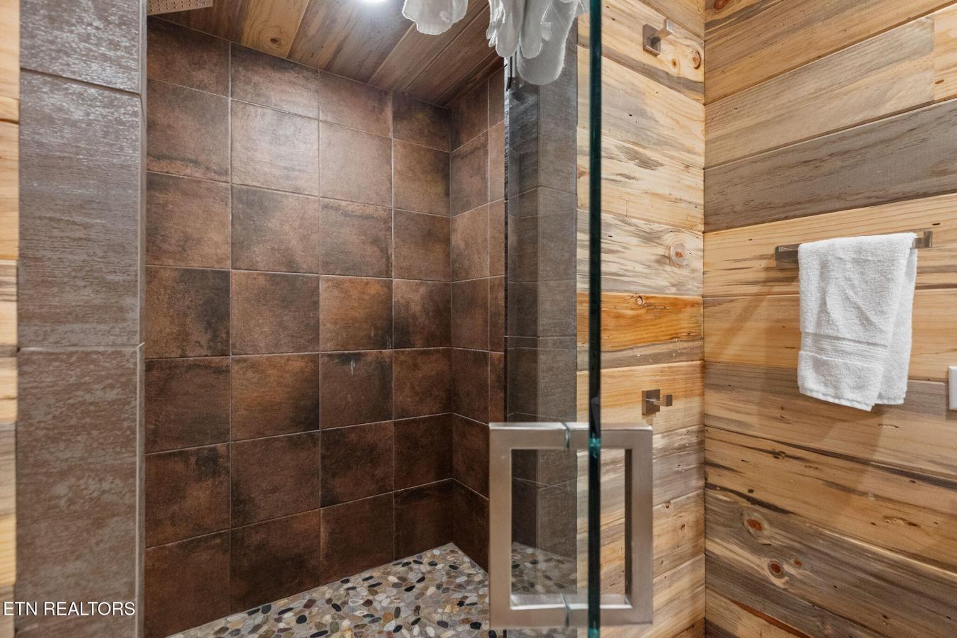 Sevierville, Sevier County - 27, 37876, United States, 3 Bedrooms Bedrooms, ,3 BathroomsBathrooms,Residential,For Sale,1972044