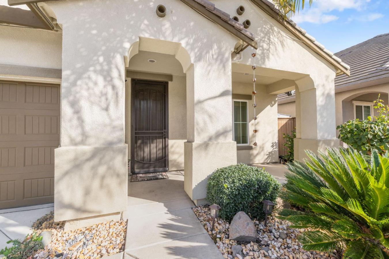 Elk Grove, Sacramento, 95757, United States, 6 Bedrooms Bedrooms, ,3 BathroomsBathrooms,Residential,For Sale,1972043