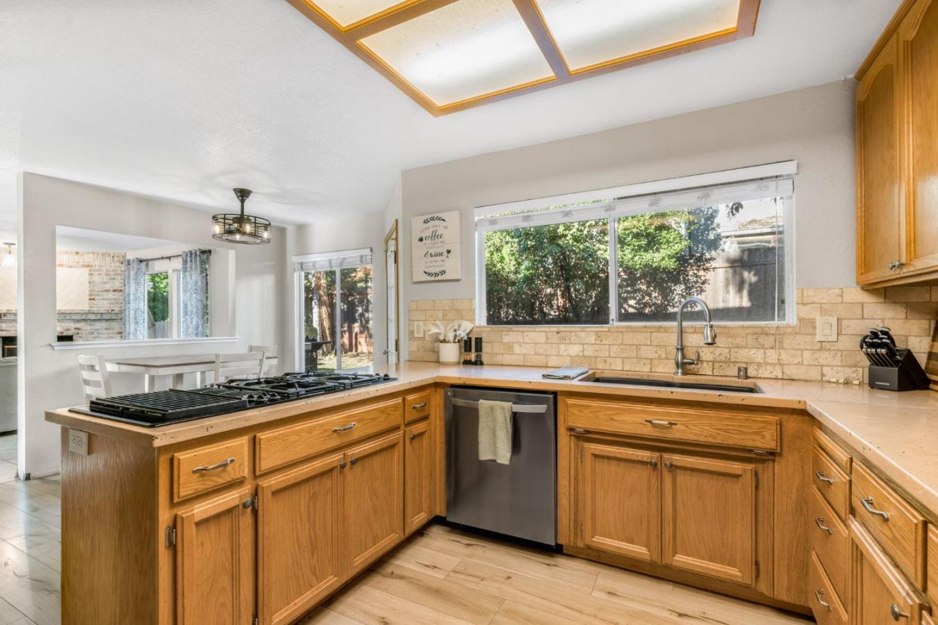 Folsom, Sacramento, 95630, United States, 4 Bedrooms Bedrooms, ,4 BathroomsBathrooms,Residential,For Sale,1972040