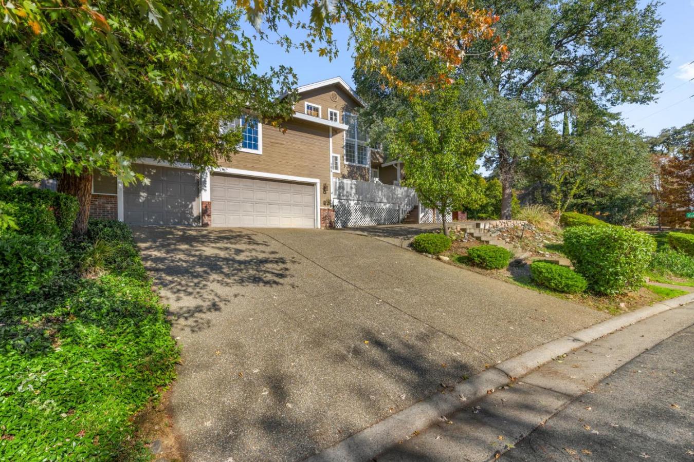 Folsom, Sacramento, 95630, United States, 4 Bedrooms Bedrooms, ,4 BathroomsBathrooms,Residential,For Sale,1972040