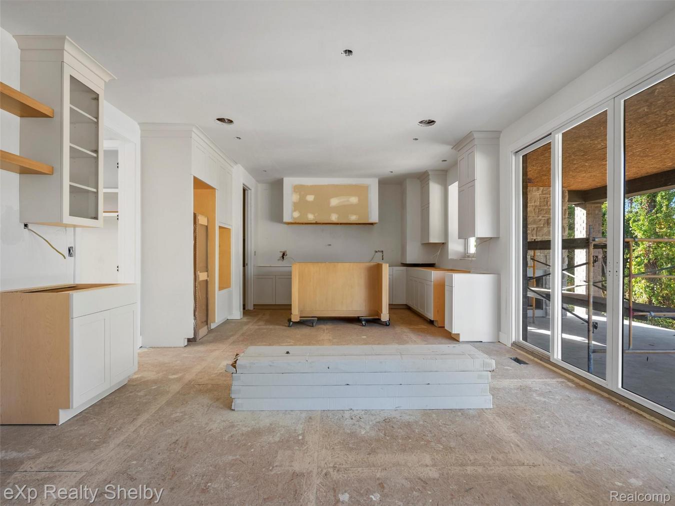 Rochester Hills, Oakland, 48307, United States, 4 Bedrooms Bedrooms, ,3 BathroomsBathrooms,Residential,For Sale,1972041