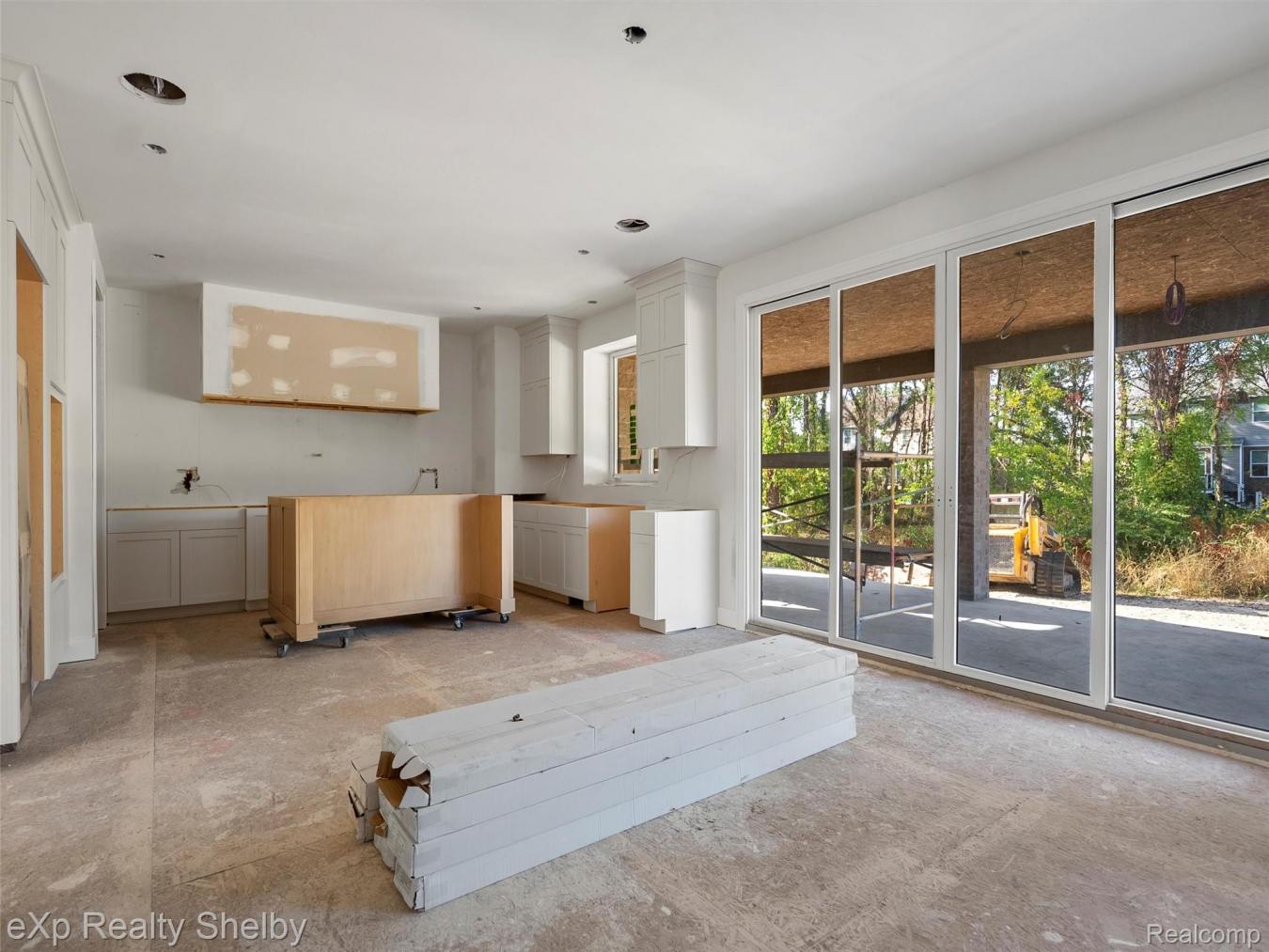 Rochester Hills, Oakland, 48307, United States, 4 Bedrooms Bedrooms, ,3 BathroomsBathrooms,Residential,For Sale,1972041