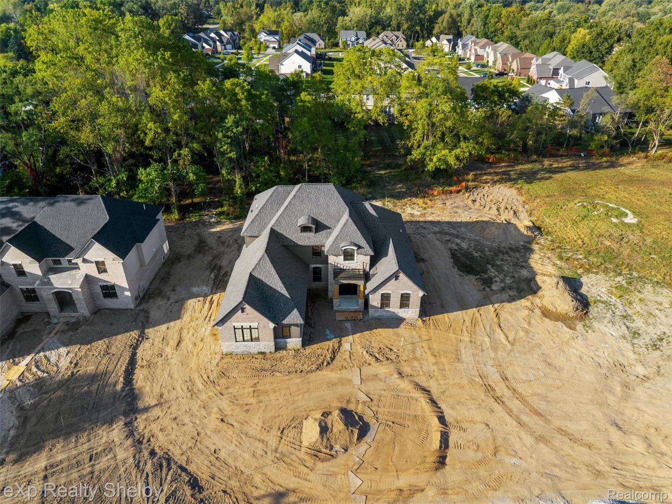 Rochester Hills, Oakland, 48307, United States, 4 Bedrooms Bedrooms, ,3 BathroomsBathrooms,Residential,For Sale,1972041