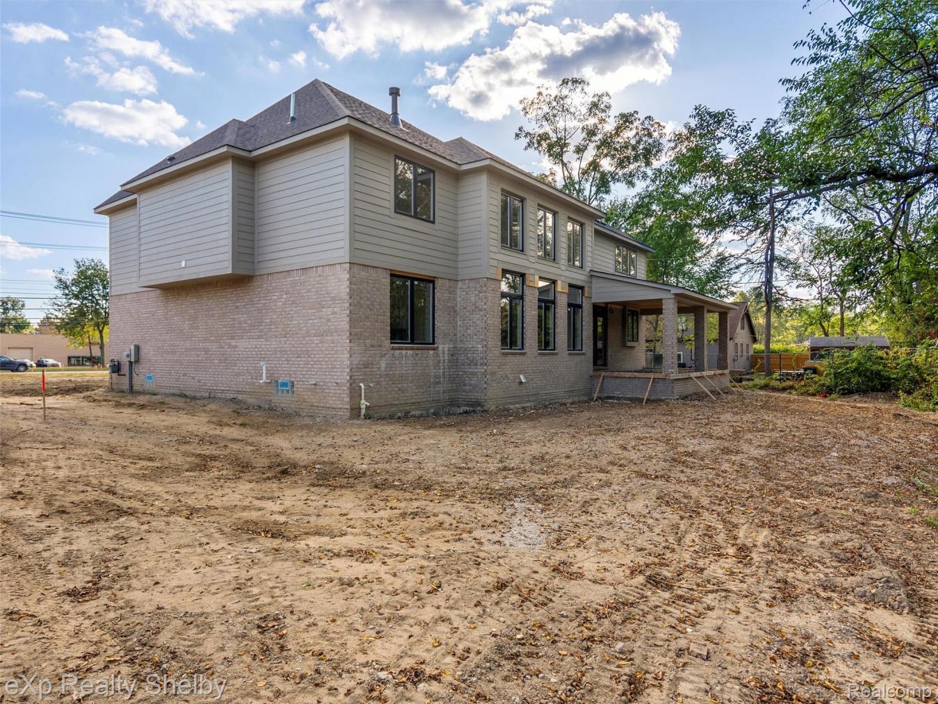 Rochester Hills, Oakland, 48307, United States, 4 Bedrooms Bedrooms, ,3 BathroomsBathrooms,Residential,For Sale,1972042