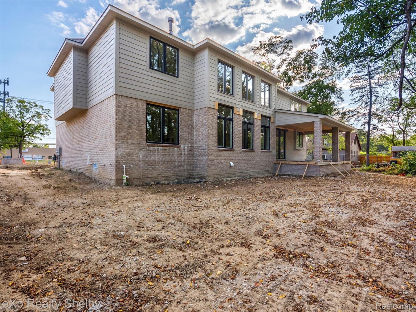 Rochester Hills, Oakland, 48307, United States, 4 Bedrooms Bedrooms, ,3 BathroomsBathrooms,Residential,For Sale,1972042