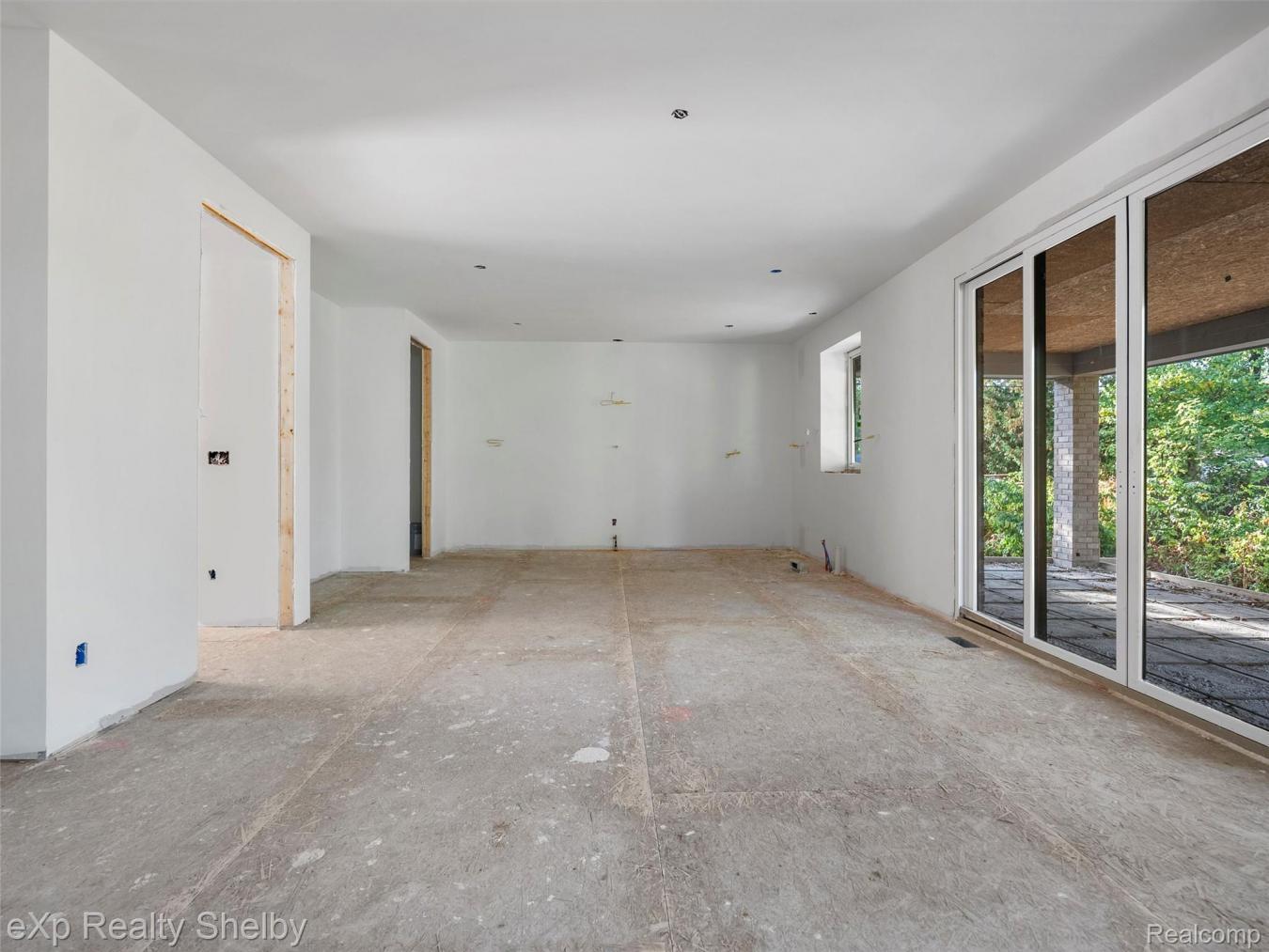 Rochester Hills, Oakland, 48307, United States, 4 Bedrooms Bedrooms, ,3 BathroomsBathrooms,Residential,For Sale,1972042