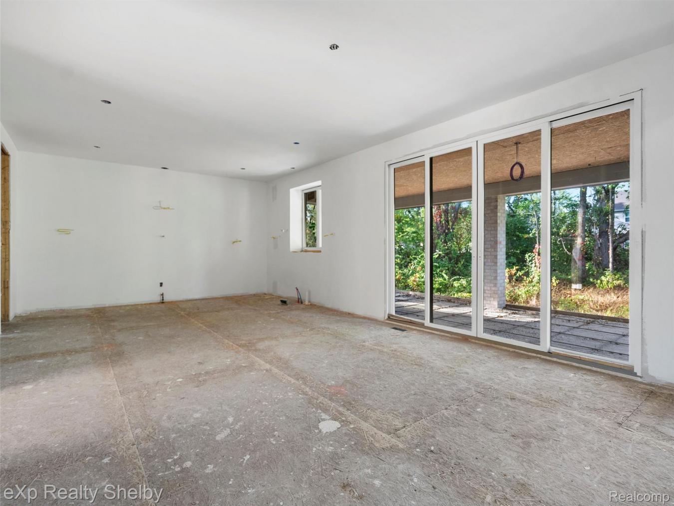 Rochester Hills, Oakland, 48307, United States, 4 Bedrooms Bedrooms, ,3 BathroomsBathrooms,Residential,For Sale,1972042