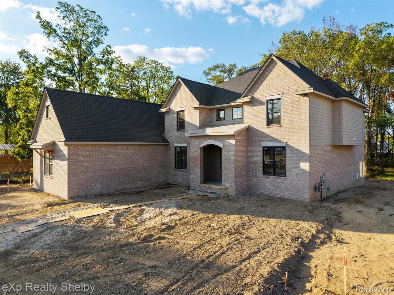 Rochester Hills, Oakland, 48307, United States, 4 Bedrooms Bedrooms, ,3 BathroomsBathrooms,Residential,For Sale,1972042