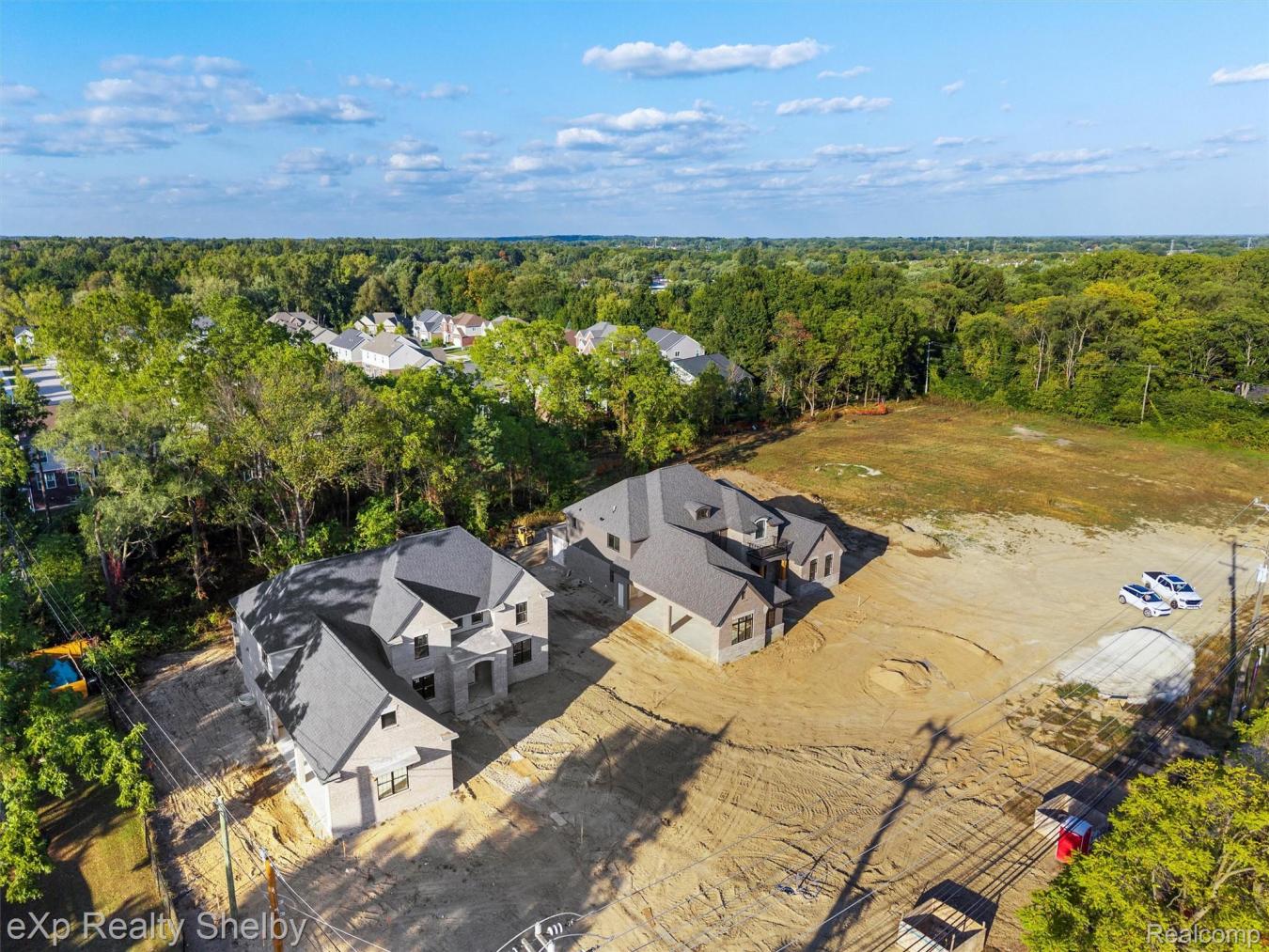 Rochester Hills, Oakland, 48307, United States, 4 Bedrooms Bedrooms, ,3 BathroomsBathrooms,Residential,For Sale,1972042