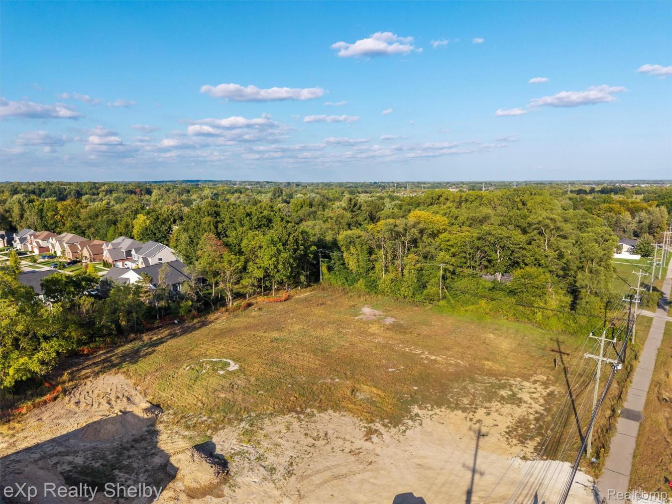 Rochester Hills, Oakland, 48307, United States, 4 Bedrooms Bedrooms, ,3 BathroomsBathrooms,Residential,For Sale,1972042