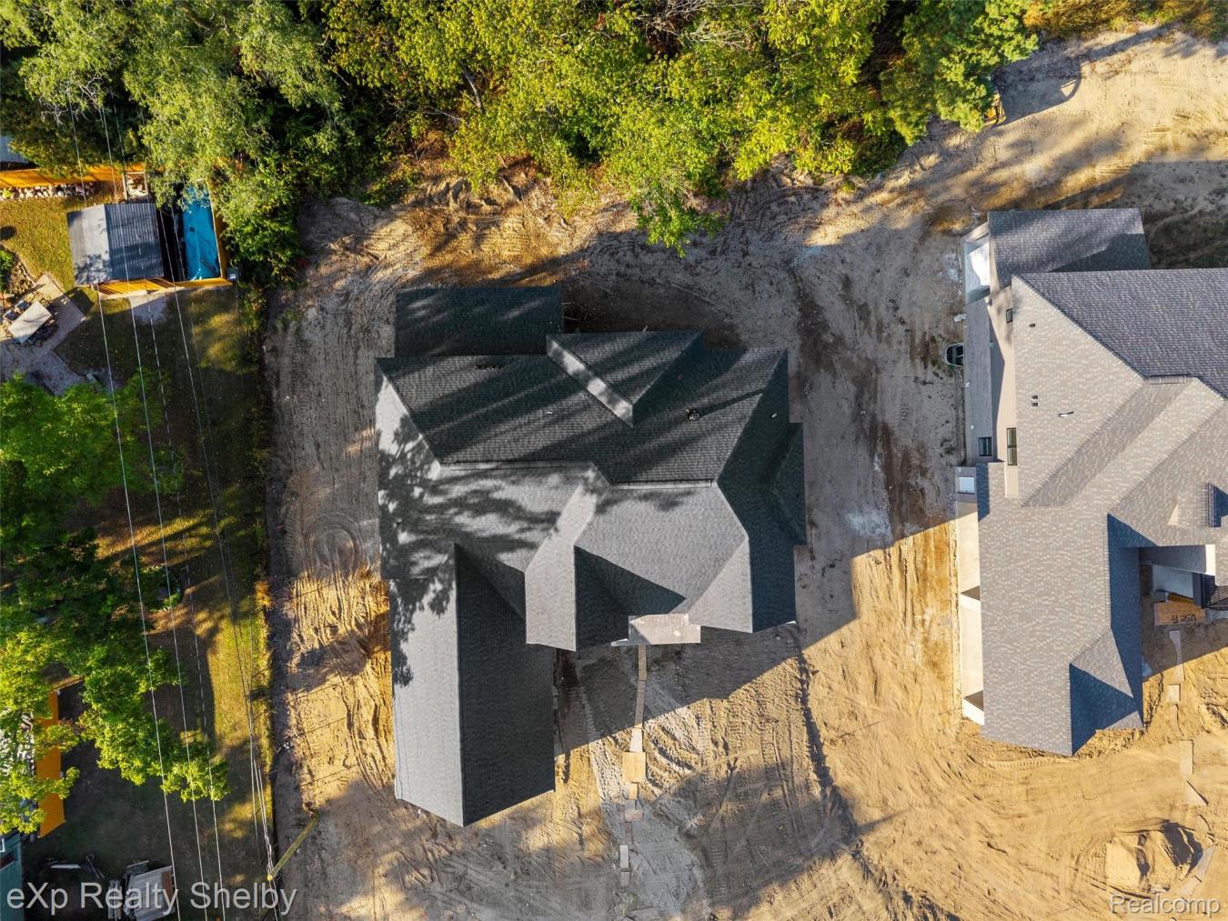 Rochester Hills, Oakland, 48307, United States, 4 Bedrooms Bedrooms, ,3 BathroomsBathrooms,Residential,For Sale,1972042