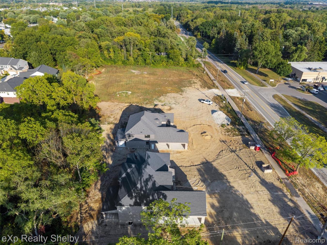 Rochester Hills, Oakland, 48307, United States, 4 Bedrooms Bedrooms, ,3 BathroomsBathrooms,Residential,For Sale,1972042