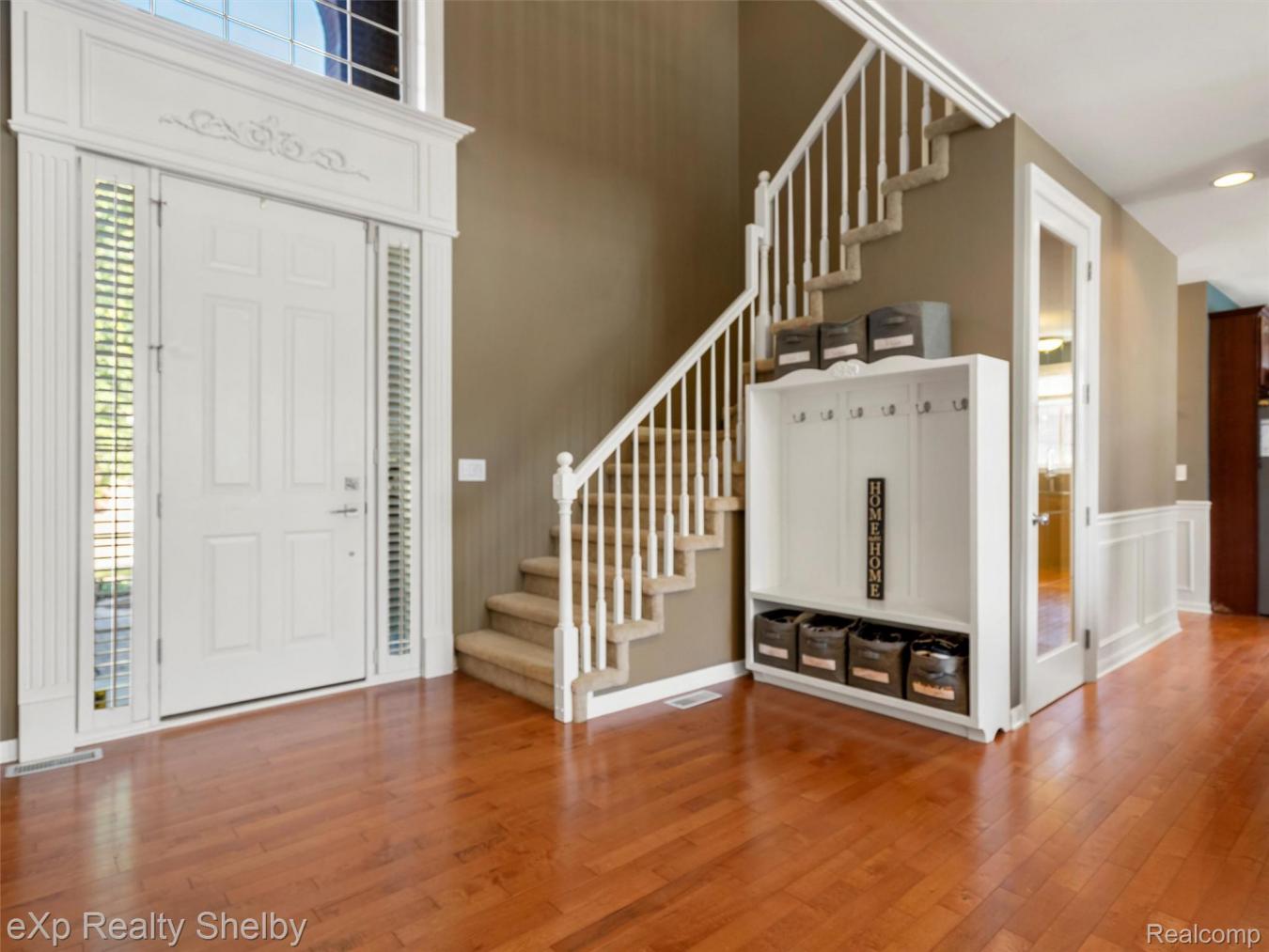 Clinton Charter Township, Macomb, 48038, United States, 4 Bedrooms Bedrooms, ,2 BathroomsBathrooms,Residential,For Sale,1972038