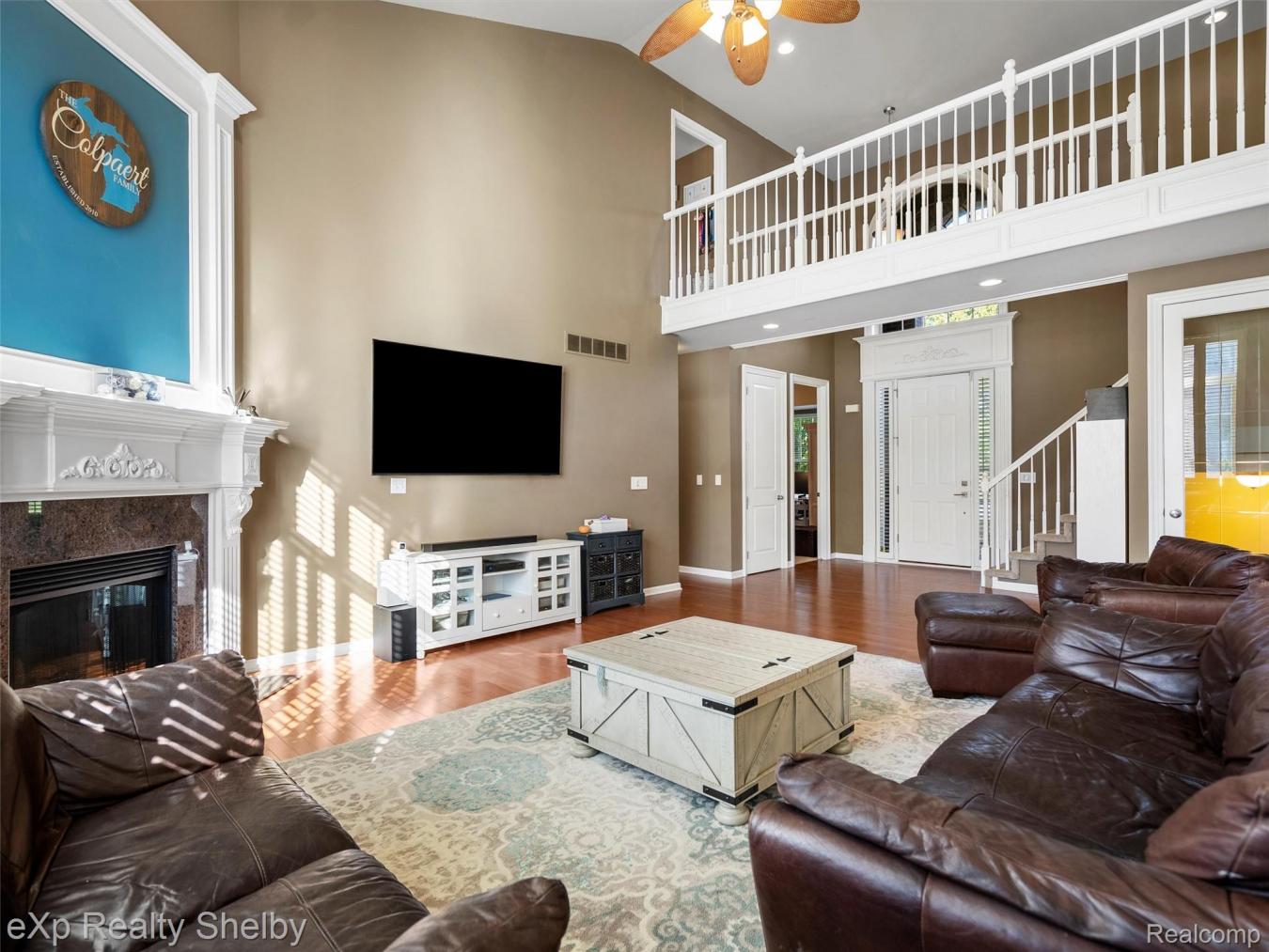 Clinton Charter Township, Macomb, 48038, United States, 4 Bedrooms Bedrooms, ,2 BathroomsBathrooms,Residential,For Sale,1972038