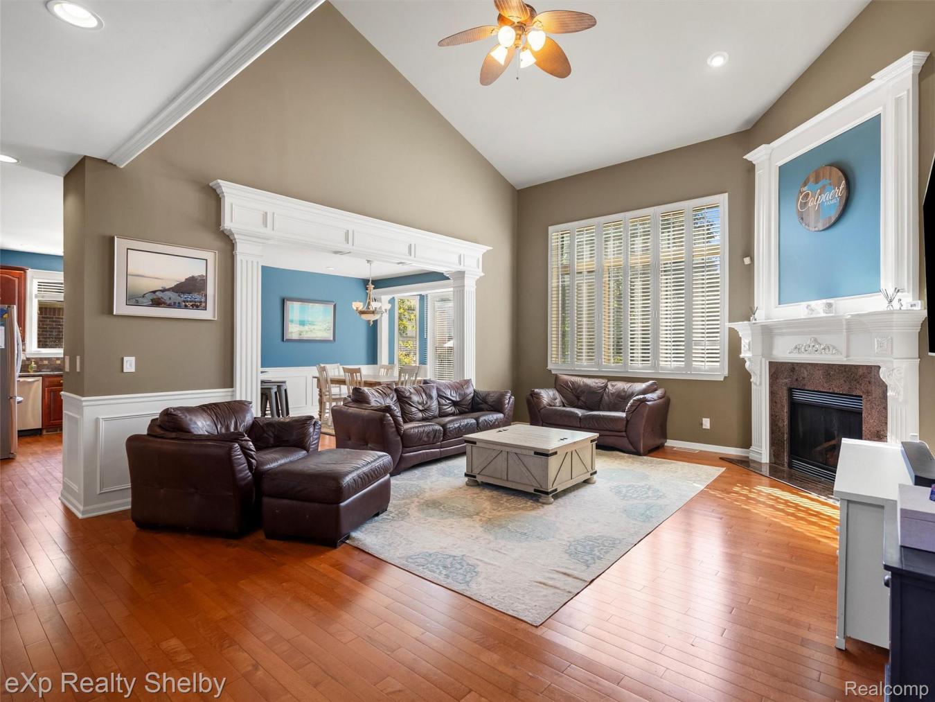 Clinton Charter Township, Macomb, 48038, United States, 4 Bedrooms Bedrooms, ,2 BathroomsBathrooms,Residential,For Sale,1972038