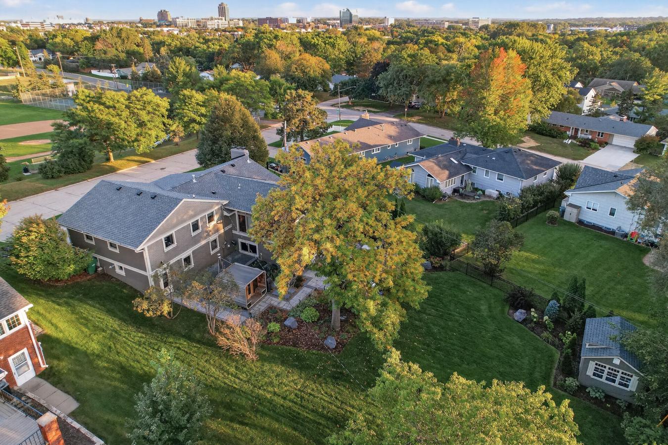 Edina, Hennepin, 55435, United States, 4 Bedrooms Bedrooms, ,3 BathroomsBathrooms,Residential,For Sale,1972036