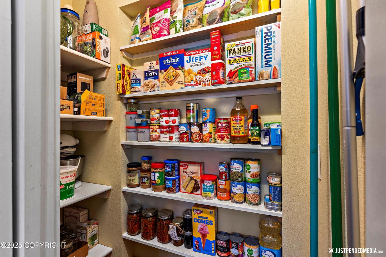 Wasilla, Alaska, 99654, United States, 5 Bedrooms Bedrooms, ,3 BathroomsBathrooms,Residential,For Sale,1972039