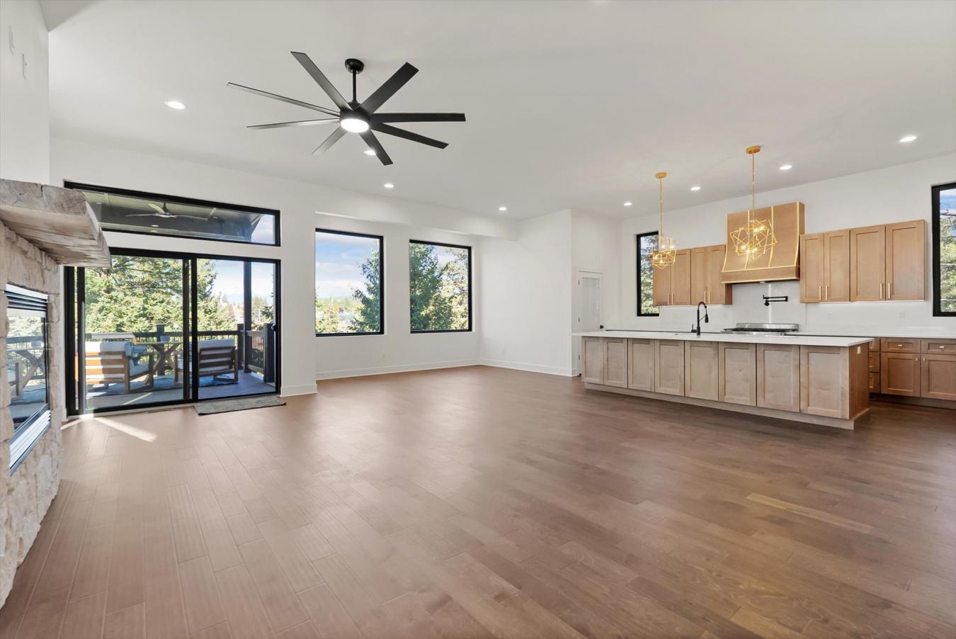 Bigfork, Flathead, 59911, United States, 5 Bedrooms Bedrooms, ,4 BathroomsBathrooms,Residential,For Sale,1972035