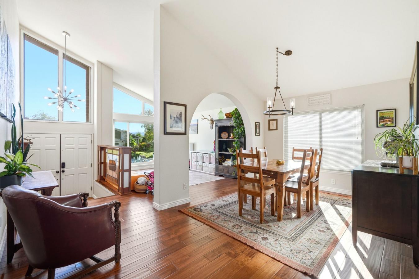 Thousand Oaks, Ventura, 91360, United States, 4 Bedrooms Bedrooms, ,3 BathroomsBathrooms,Residential,For Sale,1972034