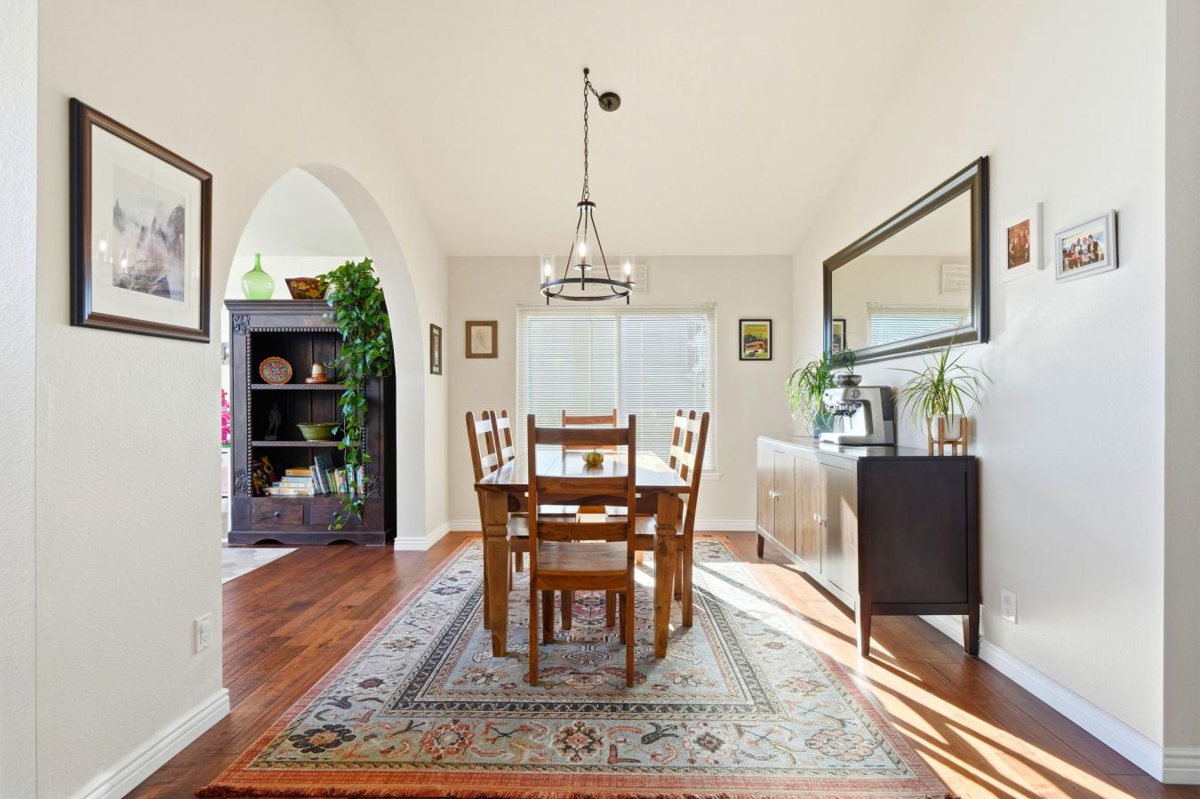 Thousand Oaks, Ventura, 91360, United States, 4 Bedrooms Bedrooms, ,3 BathroomsBathrooms,Residential,For Sale,1972034