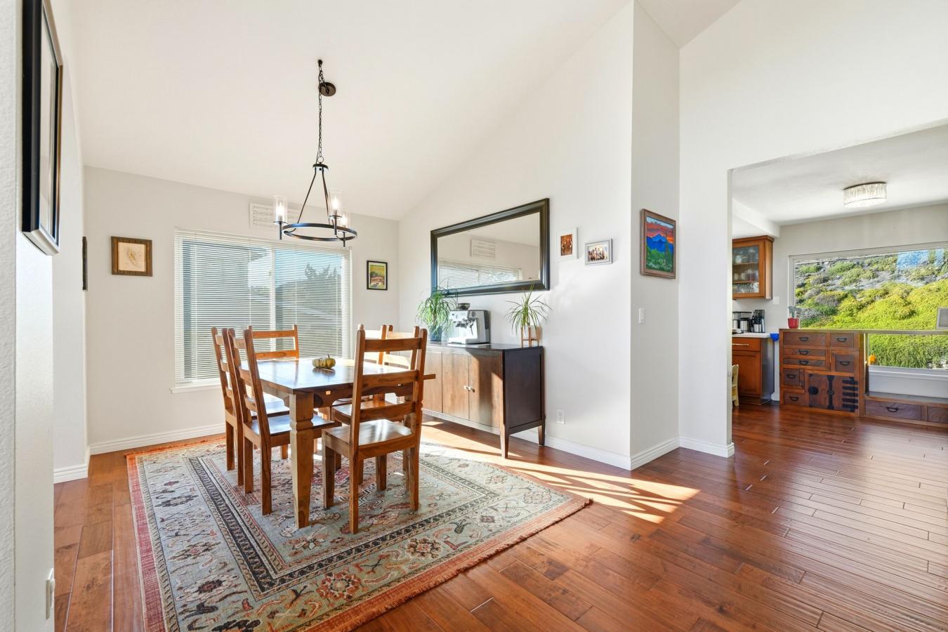 Thousand Oaks, Ventura, 91360, United States, 4 Bedrooms Bedrooms, ,3 BathroomsBathrooms,Residential,For Sale,1972034