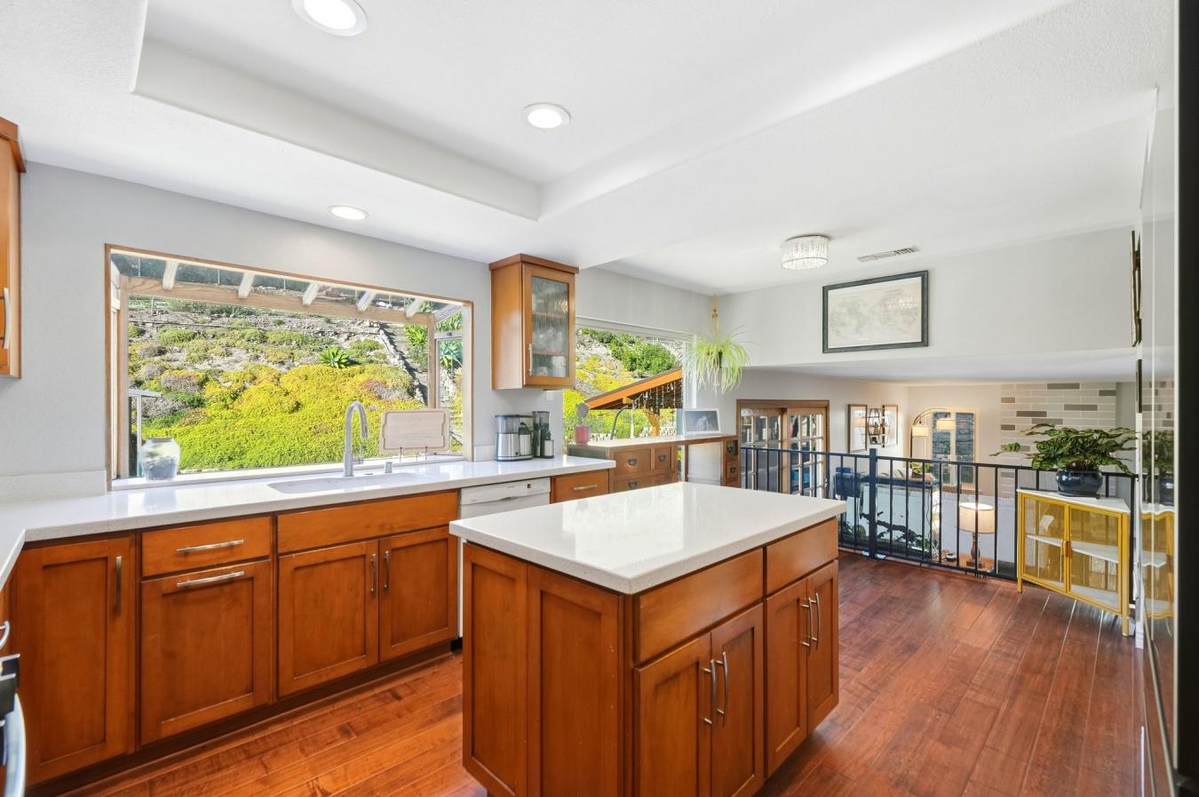 Thousand Oaks, Ventura, 91360, United States, 4 Bedrooms Bedrooms, ,3 BathroomsBathrooms,Residential,For Sale,1972034