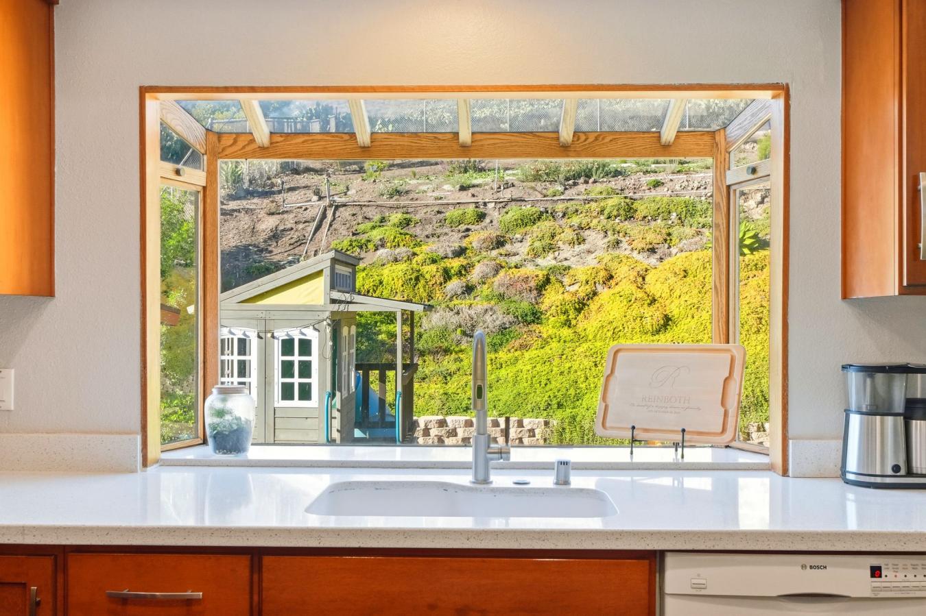 Thousand Oaks, Ventura, 91360, United States, 4 Bedrooms Bedrooms, ,3 BathroomsBathrooms,Residential,For Sale,1972034