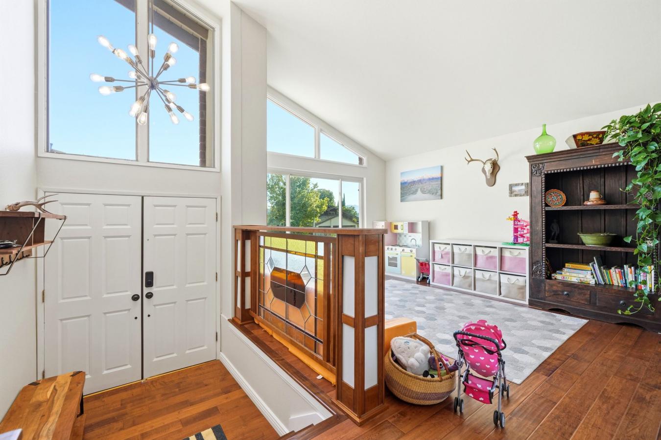 Thousand Oaks, Ventura, 91360, United States, 4 Bedrooms Bedrooms, ,3 BathroomsBathrooms,Residential,For Sale,1972034