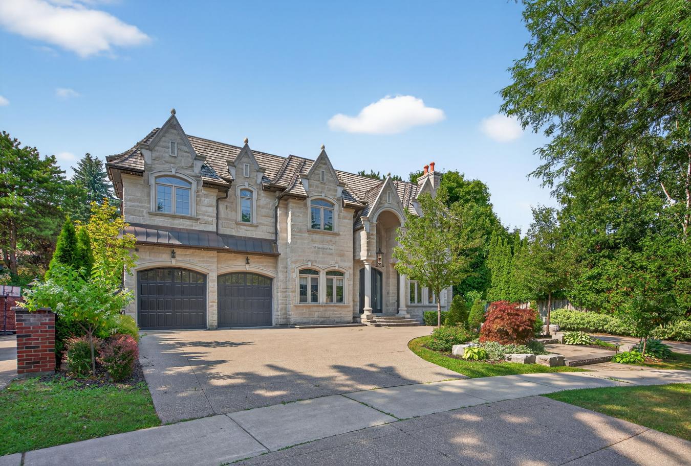 Toronto, ON, M2L 2C3, Canada, 5 Bedrooms Bedrooms, ,5 BathroomsBathrooms,Residential,For Sale,1972028