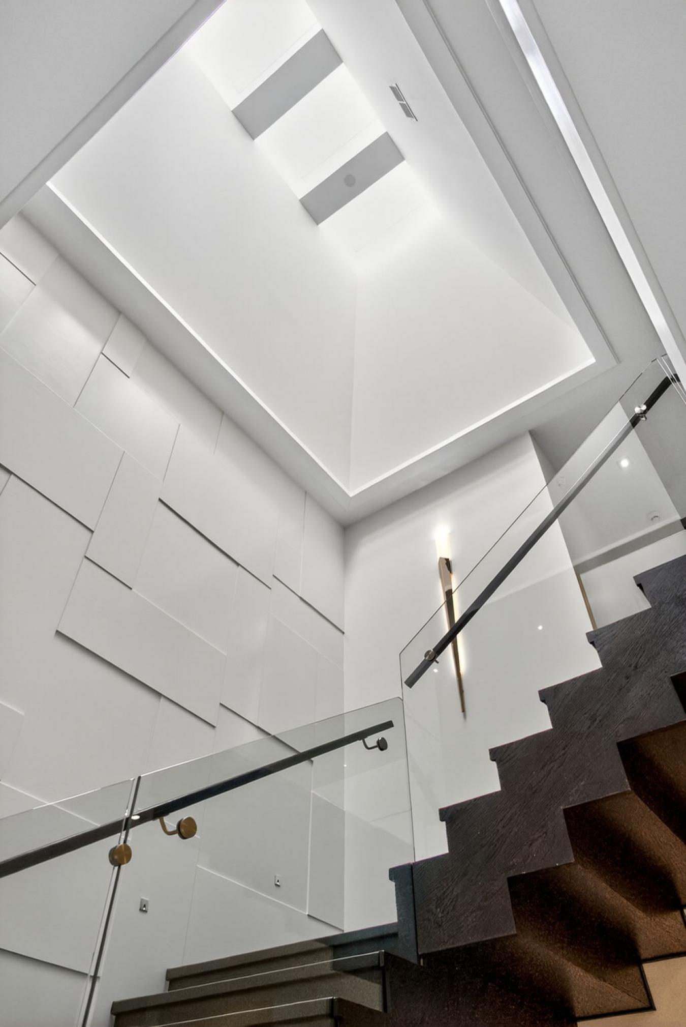 Toronto, ON, M2L 2C3, Canada, 5 Bedrooms Bedrooms, ,5 BathroomsBathrooms,Residential,For Sale,1972028